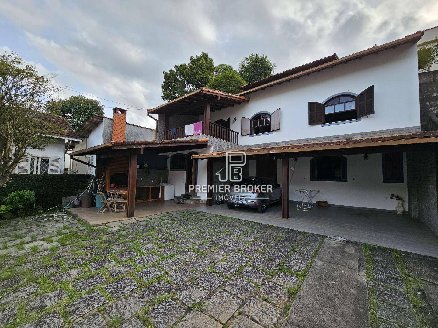 Casa à venda com 3 quartos, 238m² - Foto 1