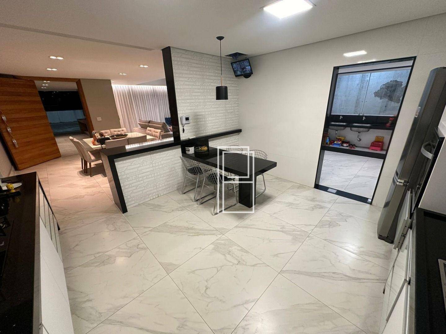 Casa à venda com 4 quartos, 250m² - Foto 26