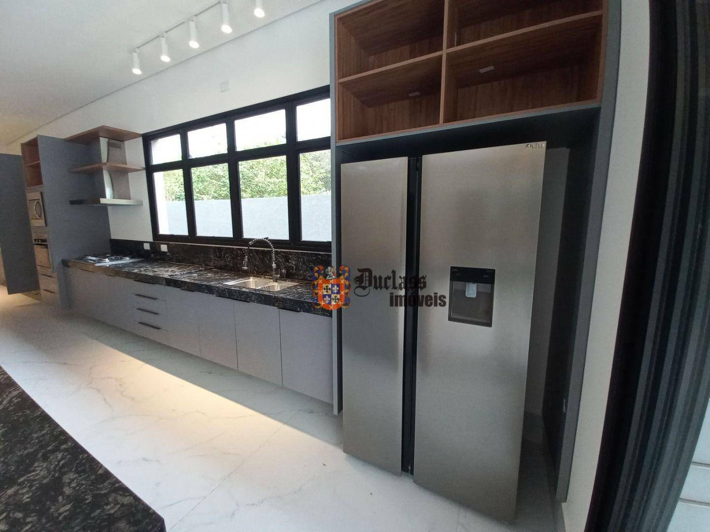 Casa de Condomínio para alugar com 4 quartos, 390m² - Foto 58