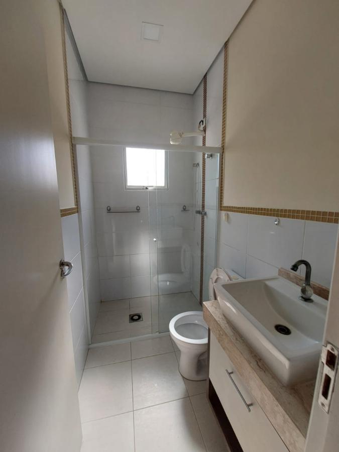 Casa de Condomínio para alugar com 3 quartos, 300m² - Foto 9