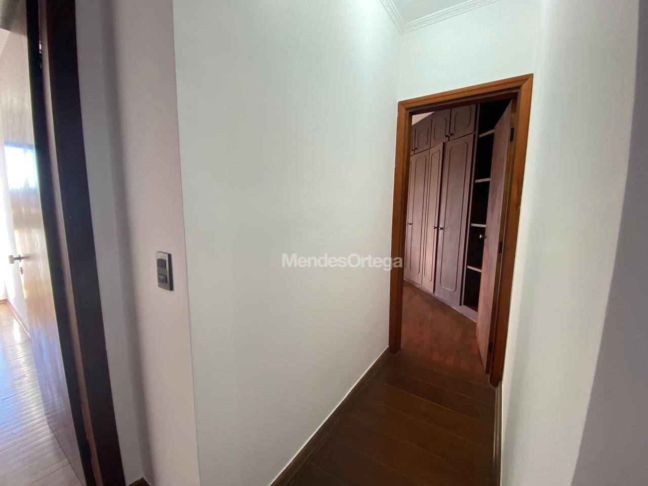 Apartamento para alugar com 3 quartos, 206m² - Foto 7