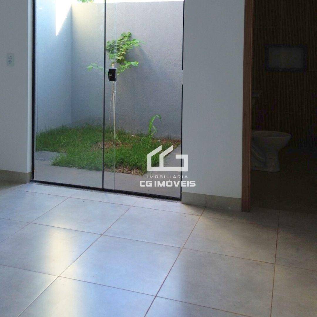 Casa à venda com 3 quartos, 67m² - Foto 4