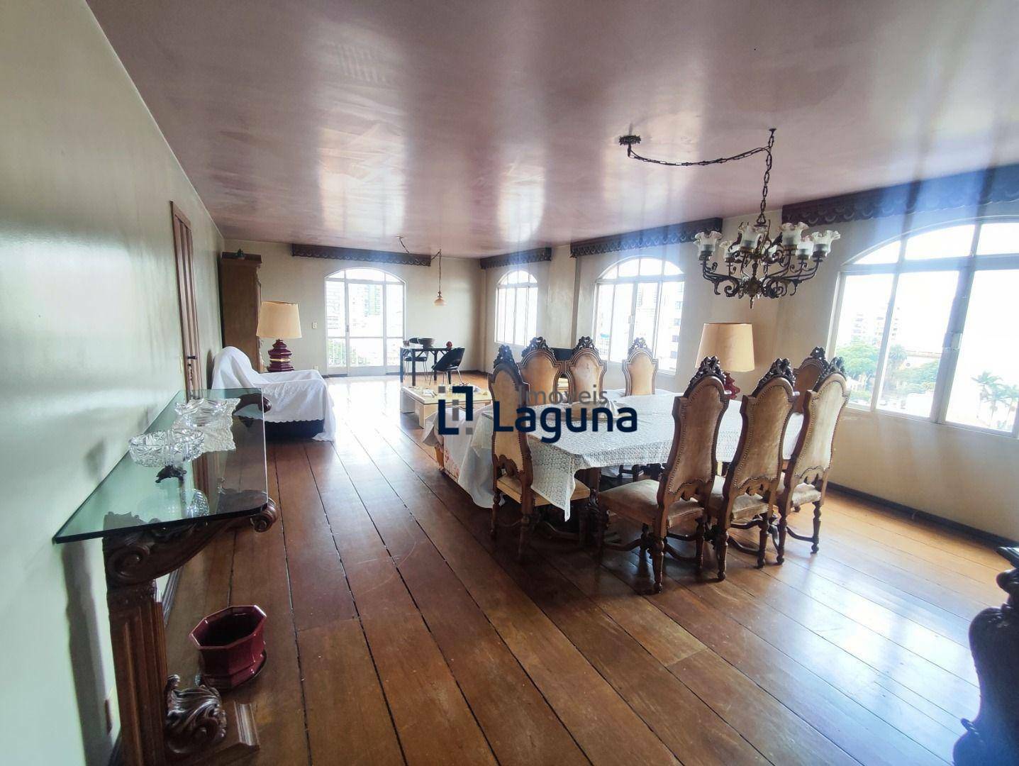 Apartamento, 4 quartos, 242 m² - Foto 1