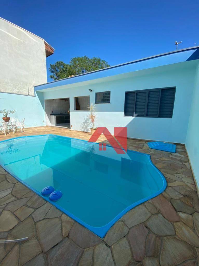 Sobrado à venda com 3 quartos, 220m² - Foto 1