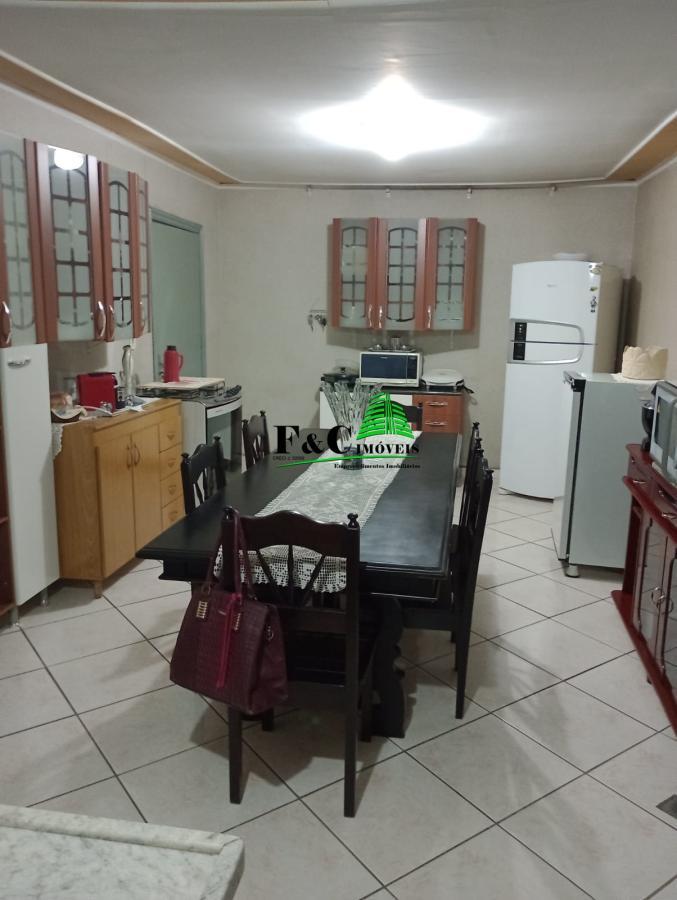 Casa à venda com 3 quartos, 250m² - Foto 1