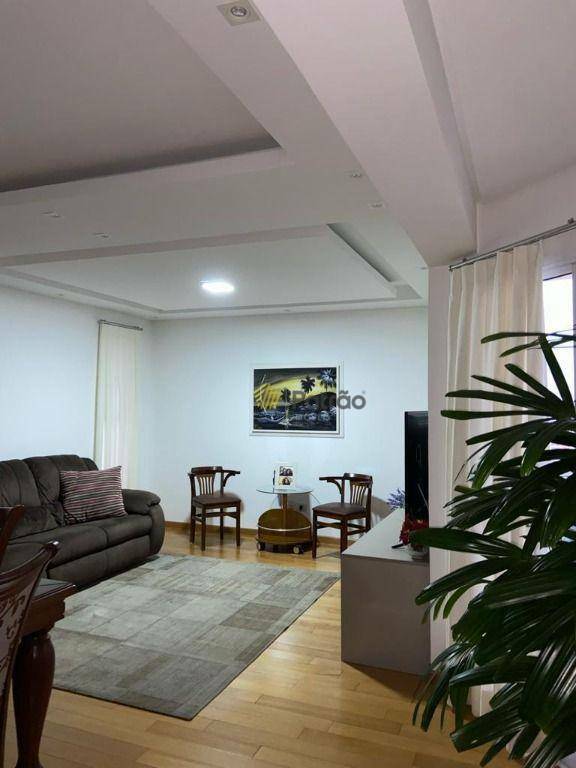 Apartamento à venda com 3 quartos, 153m² - Foto 8