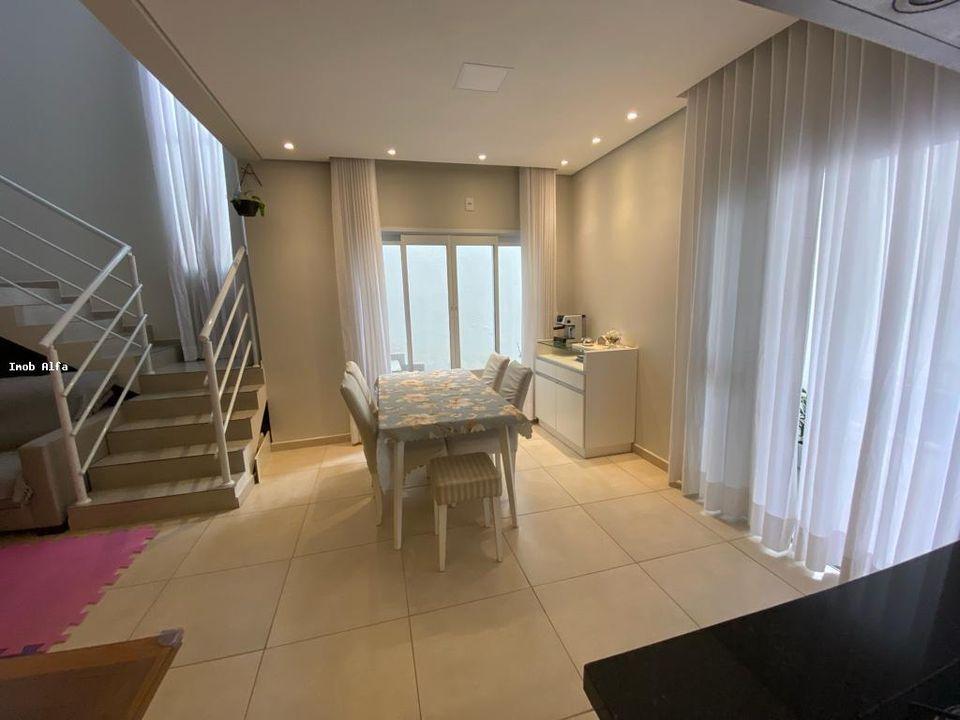 Casa à venda com 3 quartos, 200m² - Foto 44