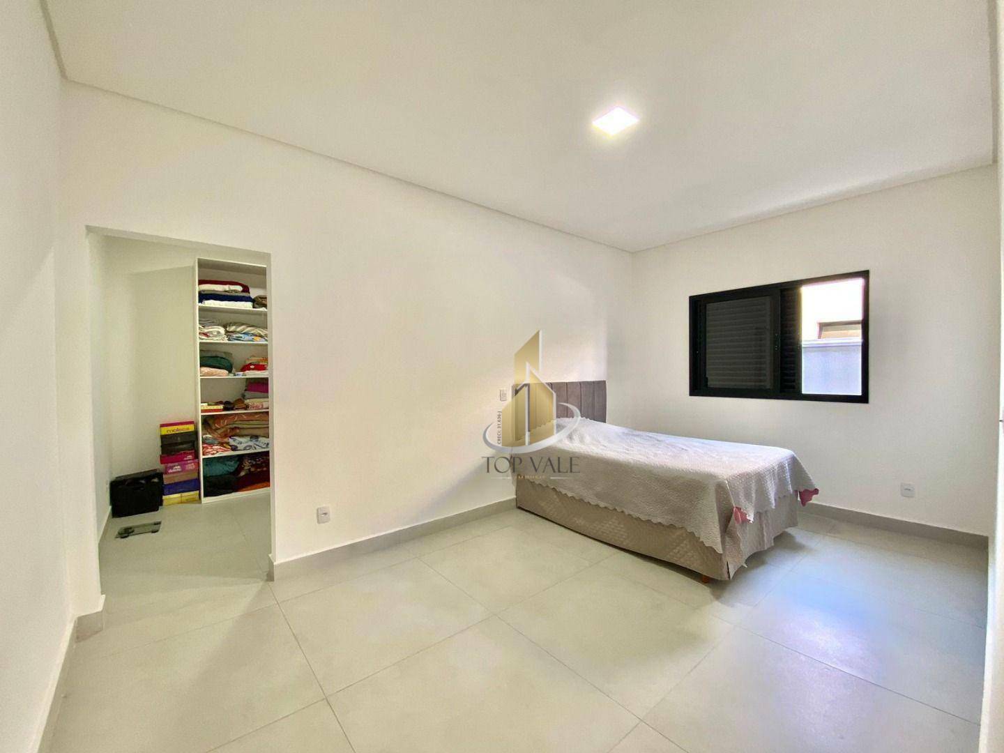 Casa de Condomínio à venda com 3 quartos, 207m² - Foto 15