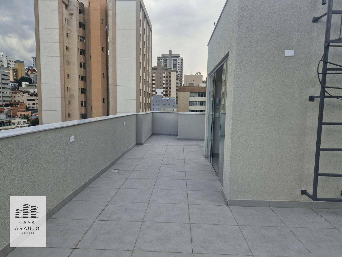 Cobertura à venda com 2 quartos, 130m² - Foto 2