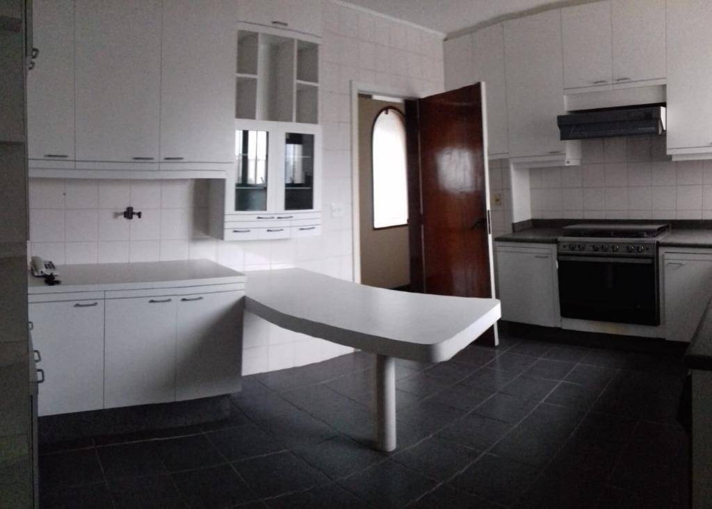 Apartamento à venda com 3 quartos, 147m² - Foto 12