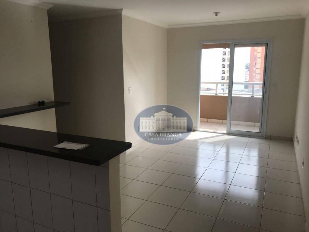 Apartamento à venda com 2 quartos, 72m² - Foto 3