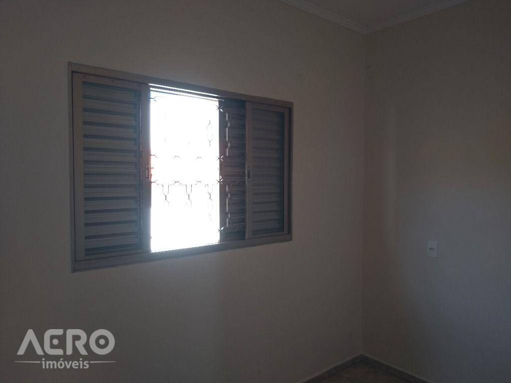 Casa à venda com 3 quartos, 218m² - Foto 17