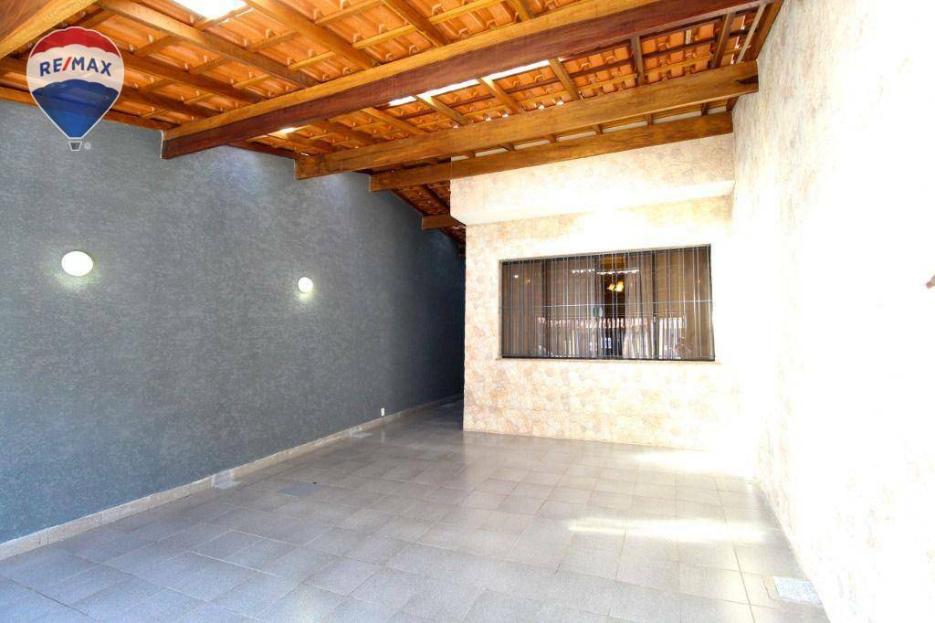 Casa à venda com 3 quartos, 200m² - Foto 50