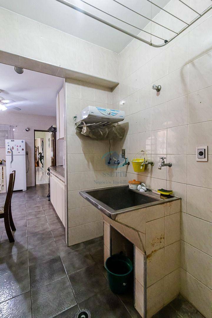 Casa à venda com 3 quartos, 200m² - Foto 44