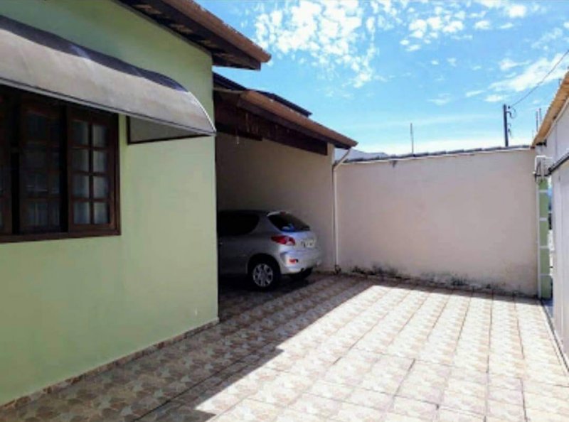 Casa à venda com 3 quartos, 80m² - Foto 2