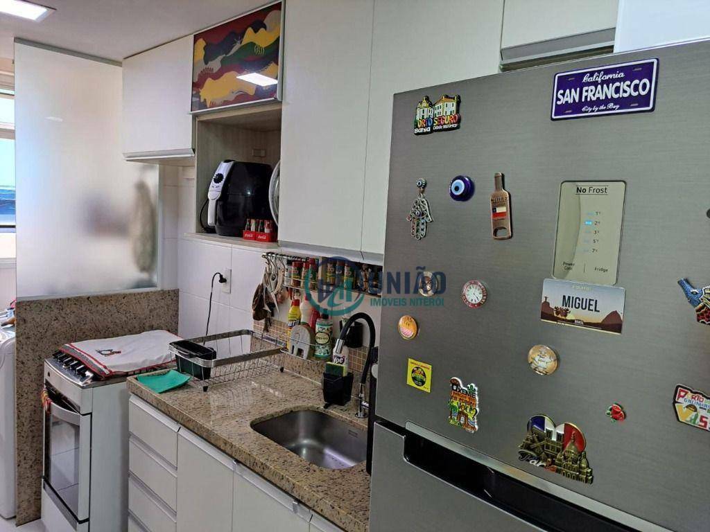 Apartamento à venda com 2 quartos, 64m² - Foto 17