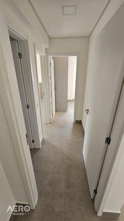 Apartamento para alugar com 3 quartos, 103m² - Foto 12