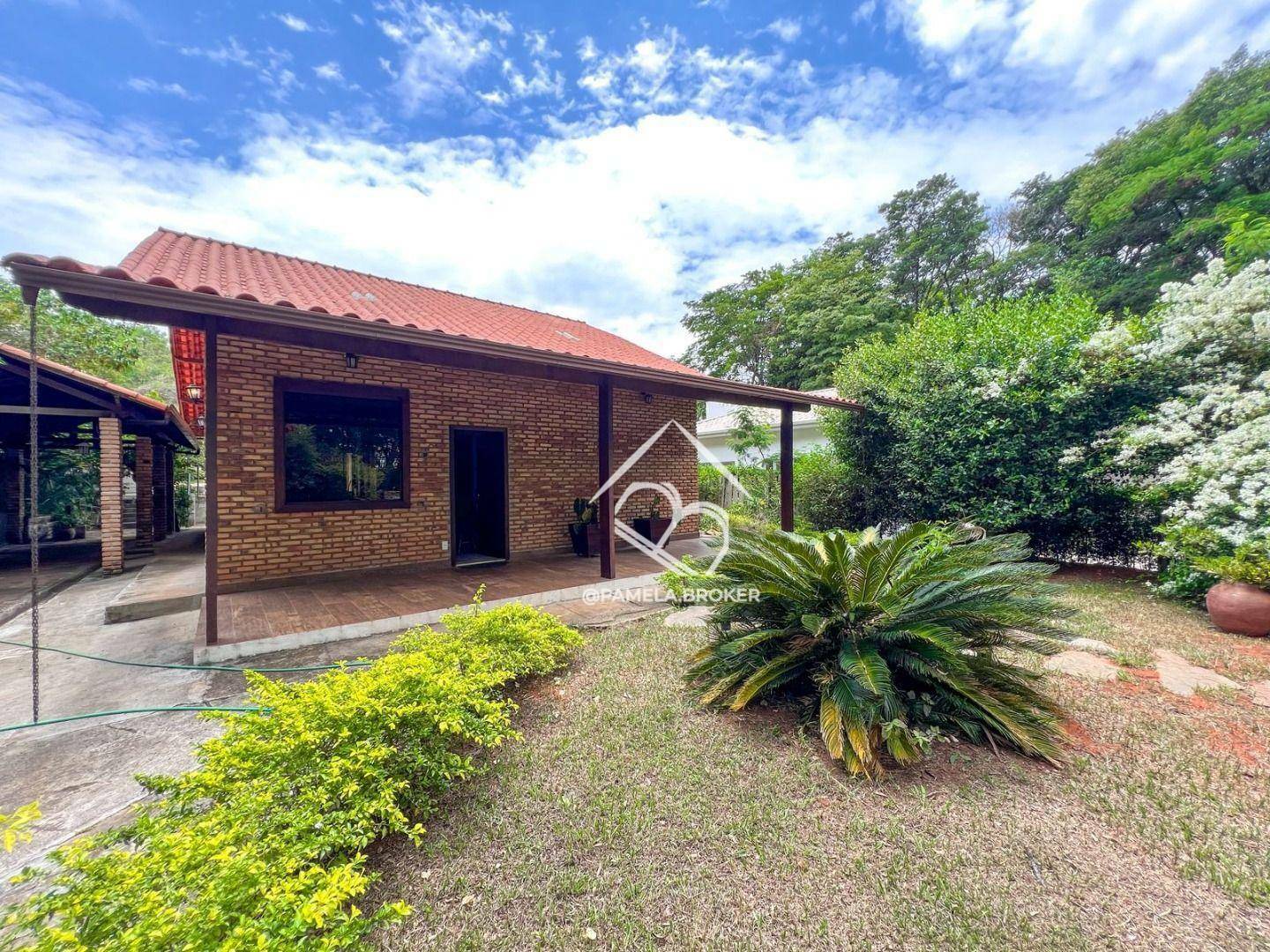 Casa de Condomínio à venda com 3 quartos, 210m² - Foto 3