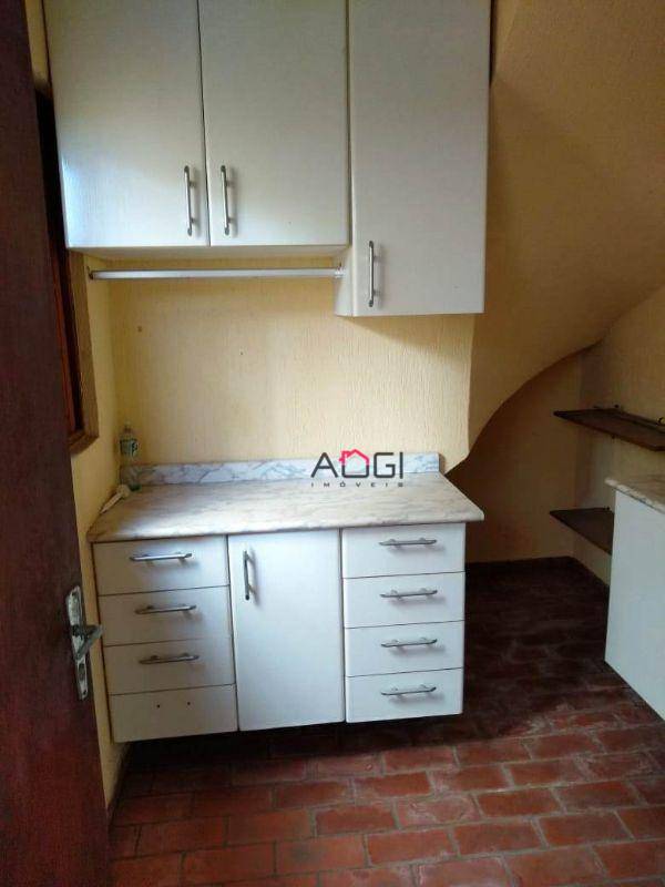 Casa à venda com 3 quartos, 296m² - Foto 2