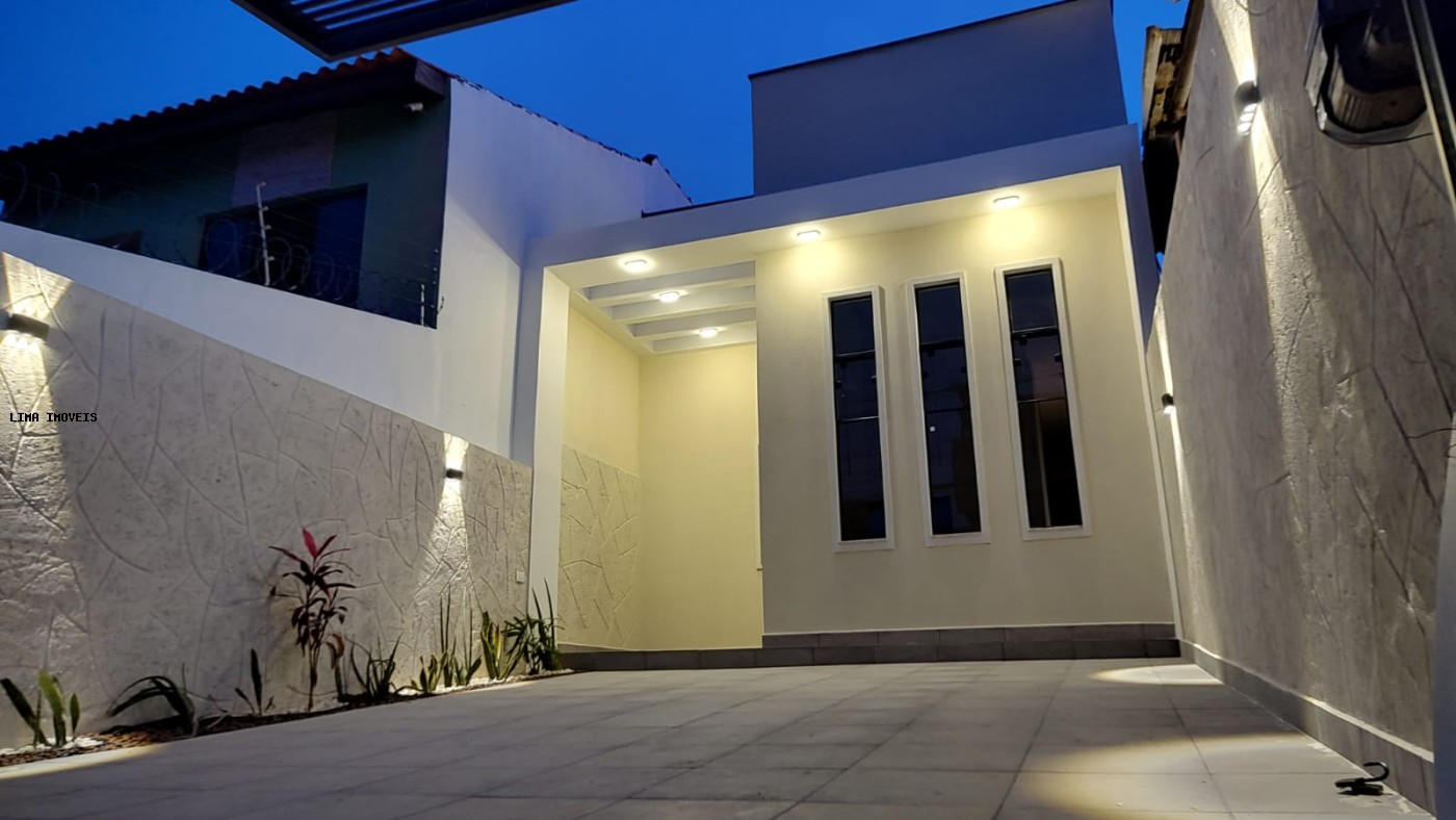 Casa à venda com 2 quartos, 70m² - Foto 3