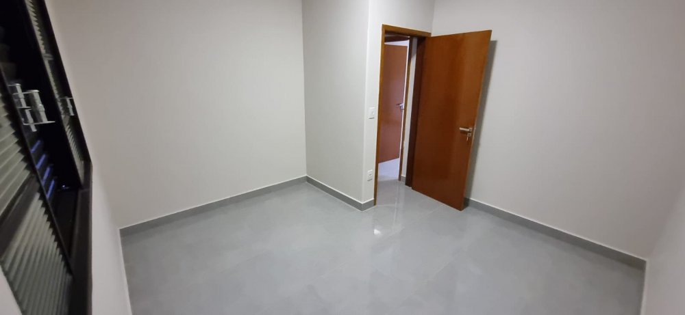 Casa à venda com 3 quartos, 308m² - Foto 2