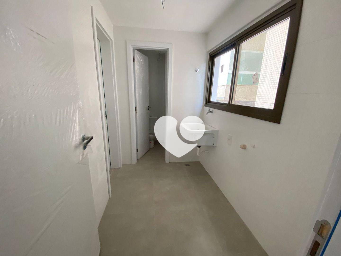 Apartamento à venda com 4 quartos, 196m² - Foto 23