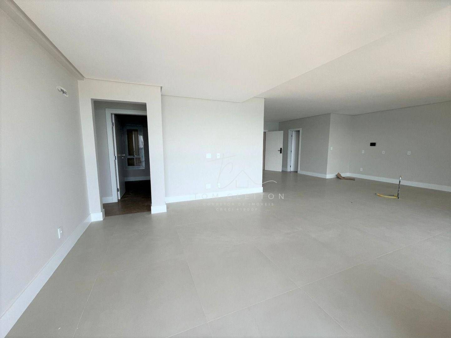 Apartamento à venda com 4 quartos, 145m² - Foto 5