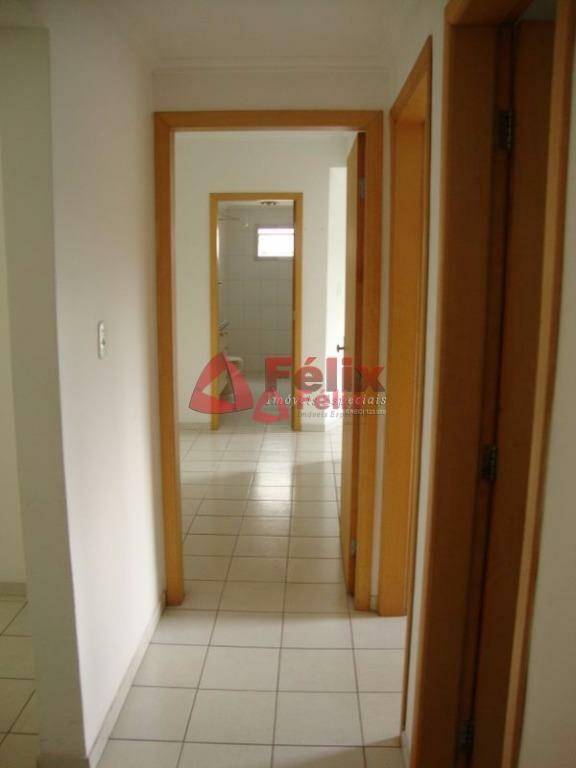 Apartamento à venda com 3 quartos, 130m² - Foto 13