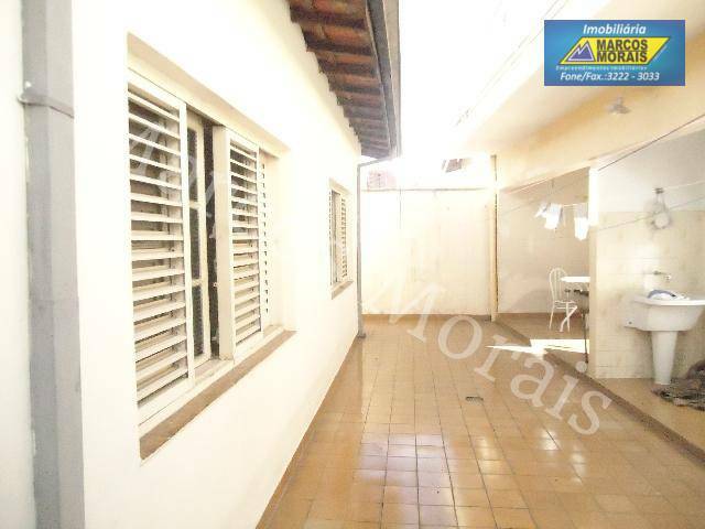 Casa à venda com 3 quartos, 240m² - Foto 15