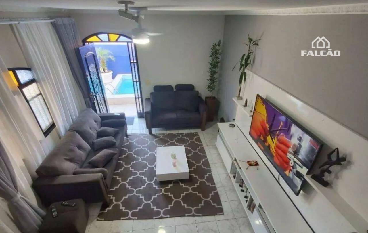 Sobrado à venda com 5 quartos, 250m² - Foto 4