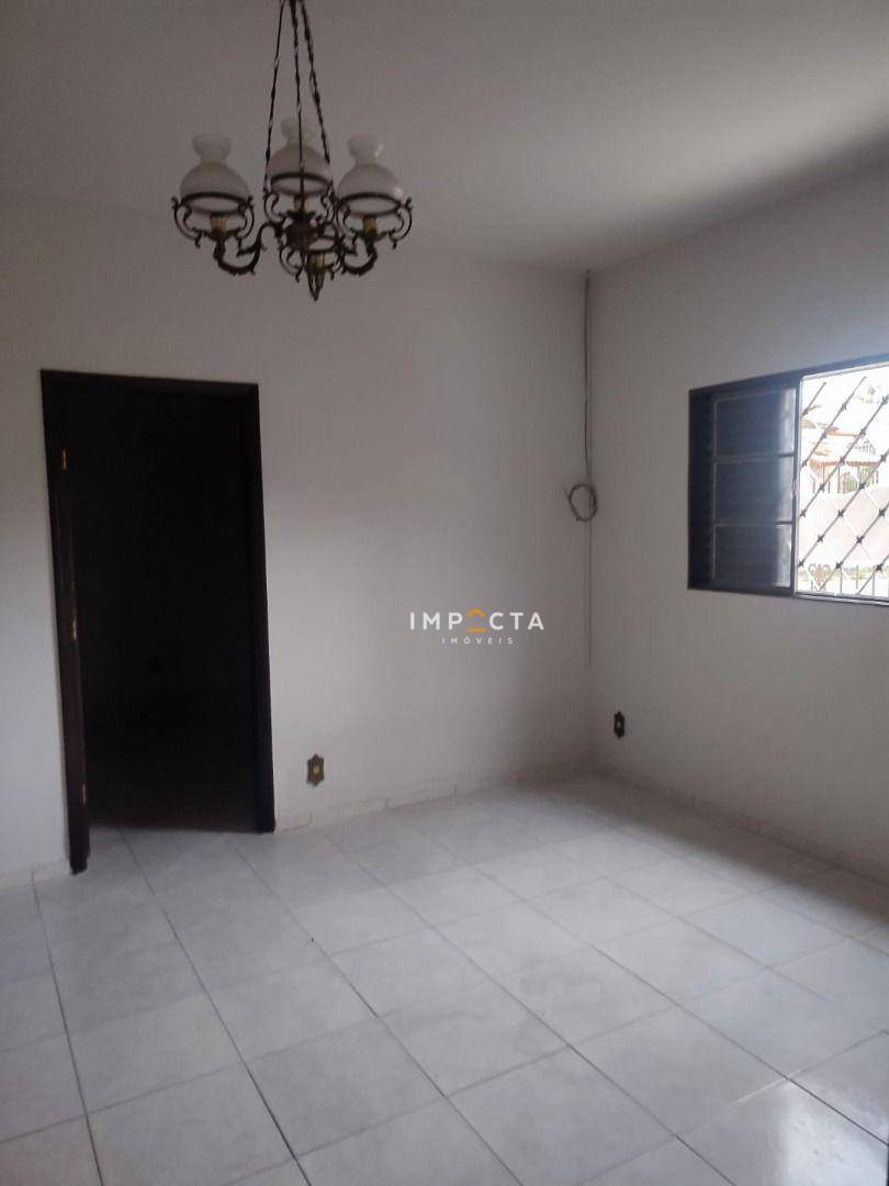 Casa à venda com 3 quartos, 120m² - Foto 1