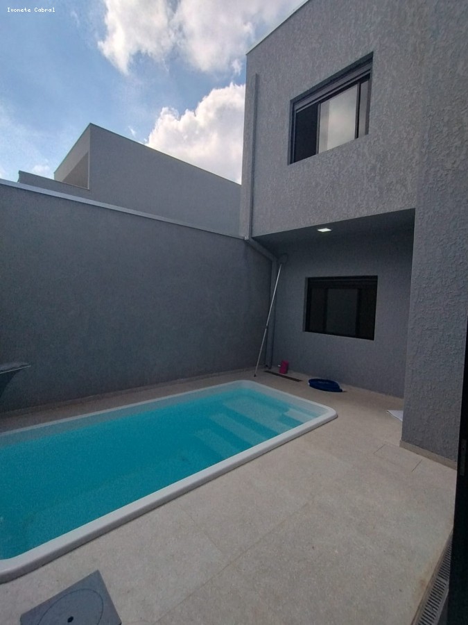 Casa à venda com 4 quartos - Foto 1