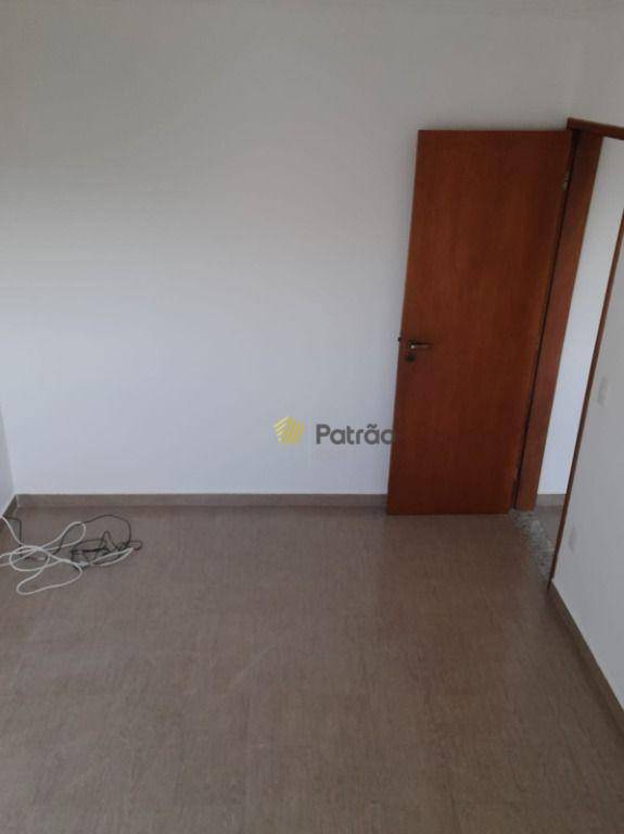 Apartamento para alugar com 2 quartos, 70m² - Foto 11