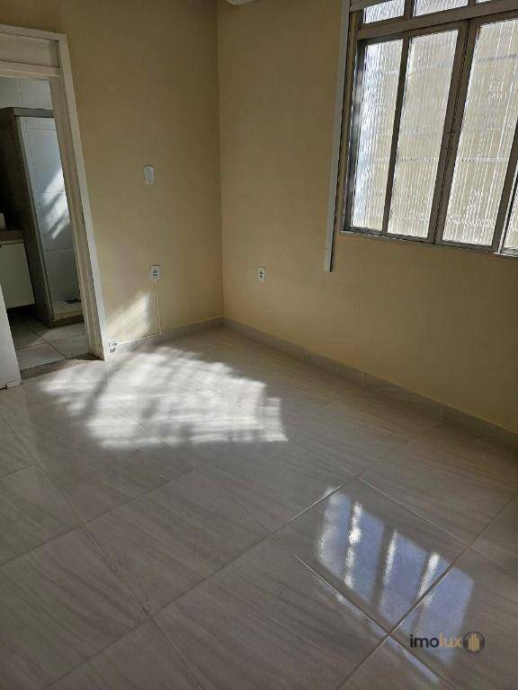 Casa de Condomínio à venda com 3 quartos, 360m² - Foto 4