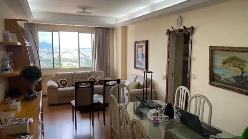 Apartamento à venda com 3 quartos, 107m² - Foto 2