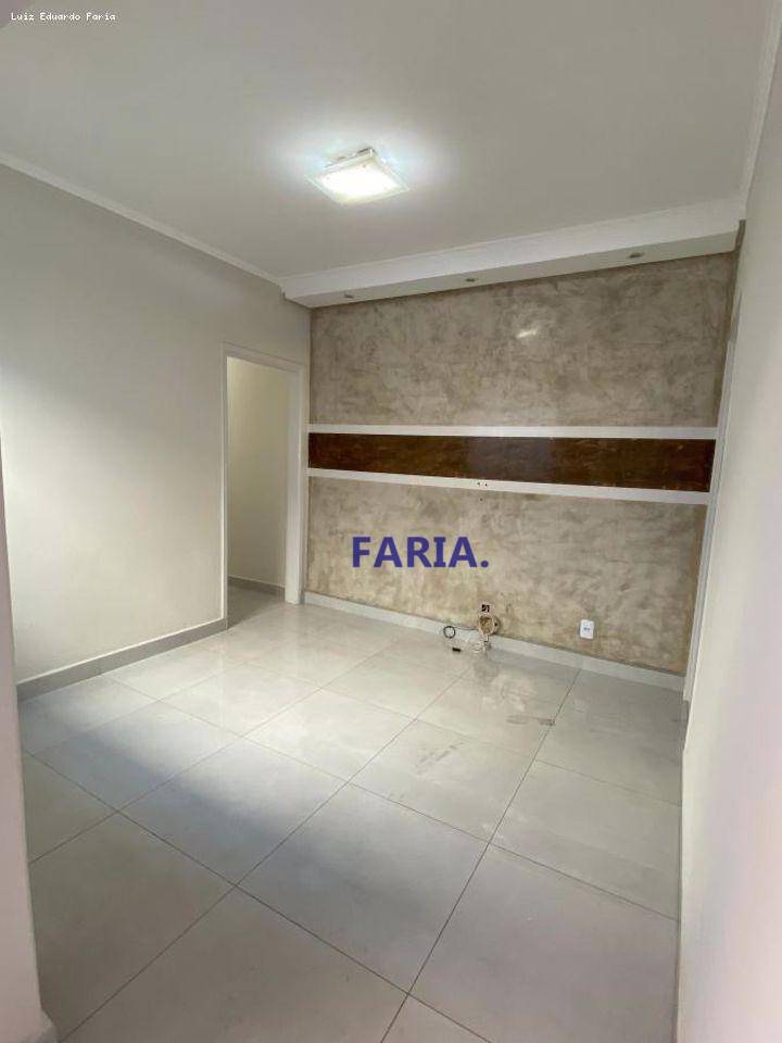 Casa à venda com 2 quartos, 100m² - Foto 4