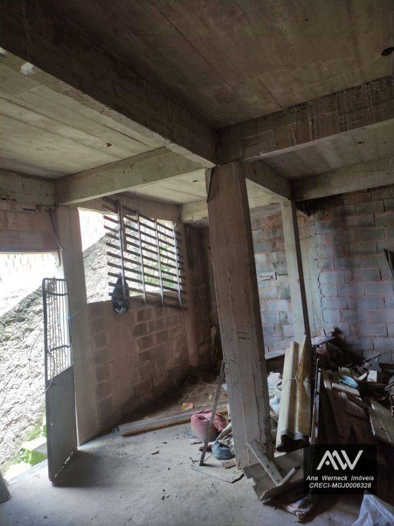 Casa à venda com 2 quartos, 200m² - Foto 2