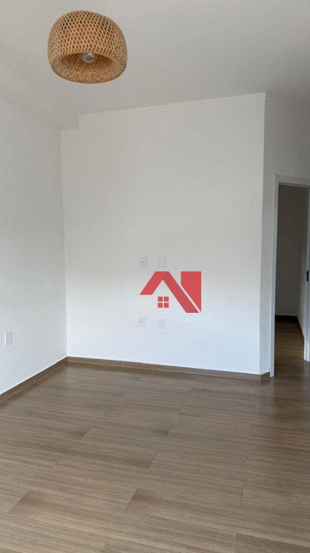 Casa à venda com 3 quartos, 70m² - Foto 5