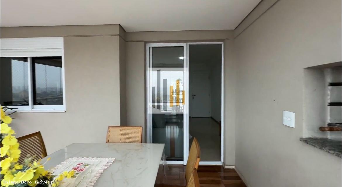 Apartamento para alugar com 2 quartos, 65m² - Foto 9