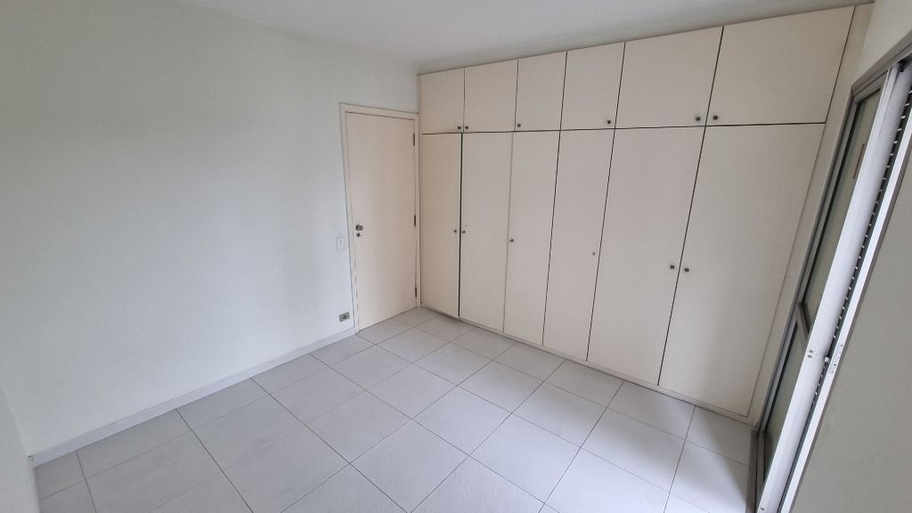 Apartamento à venda com 3 quartos, 115m² - Foto 13