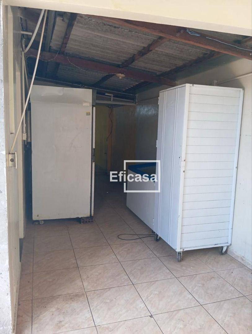 Casa à venda com 2 quartos, 120m² - Foto 11