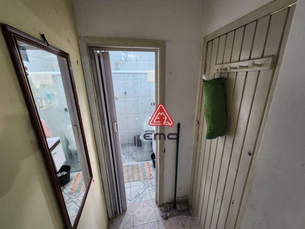 Casa à venda com 4 quartos, 222m² - Foto 25