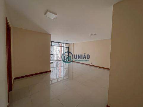 Apartamento à venda com 4 quartos, 150m² - Foto 2