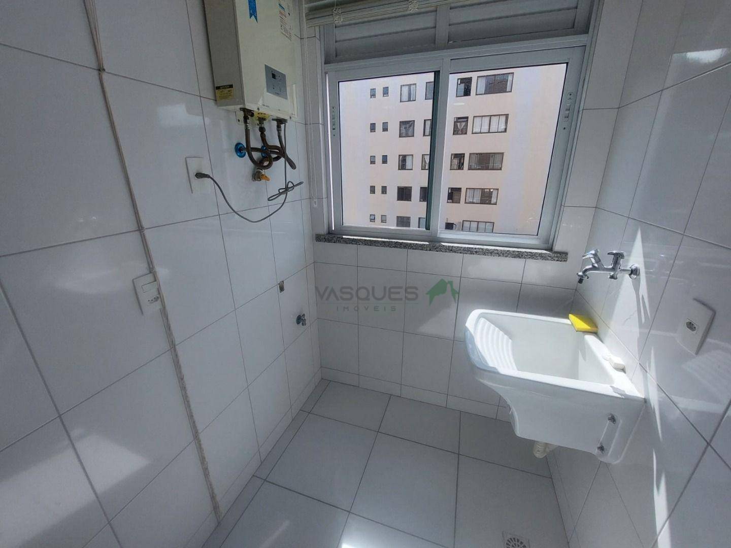 Apartamento para alugar com 2 quartos, 64m² - Foto 12