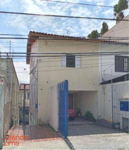 Casa à venda e aluguel com 3 quartos, 180m² - Foto 1