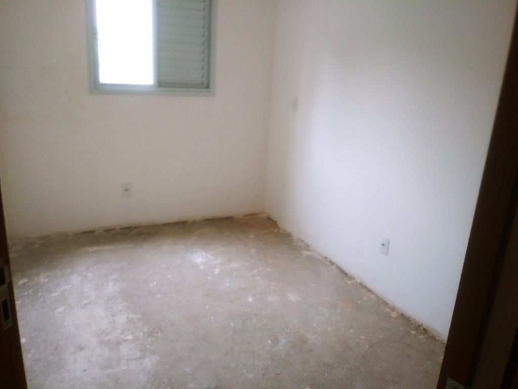 Apartamento à venda com 2 quartos, 42m² - Foto 12