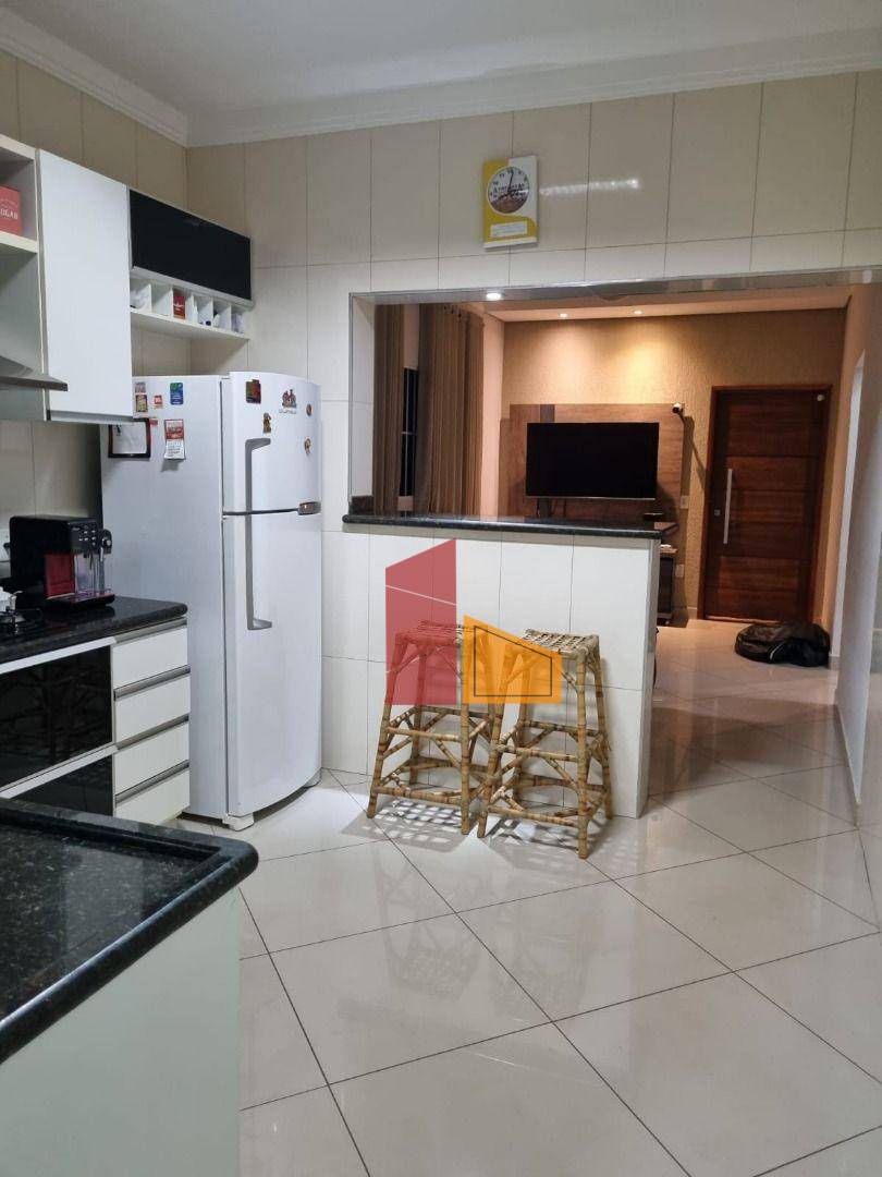 Casa à venda com 3 quartos, 195m² - Foto 8