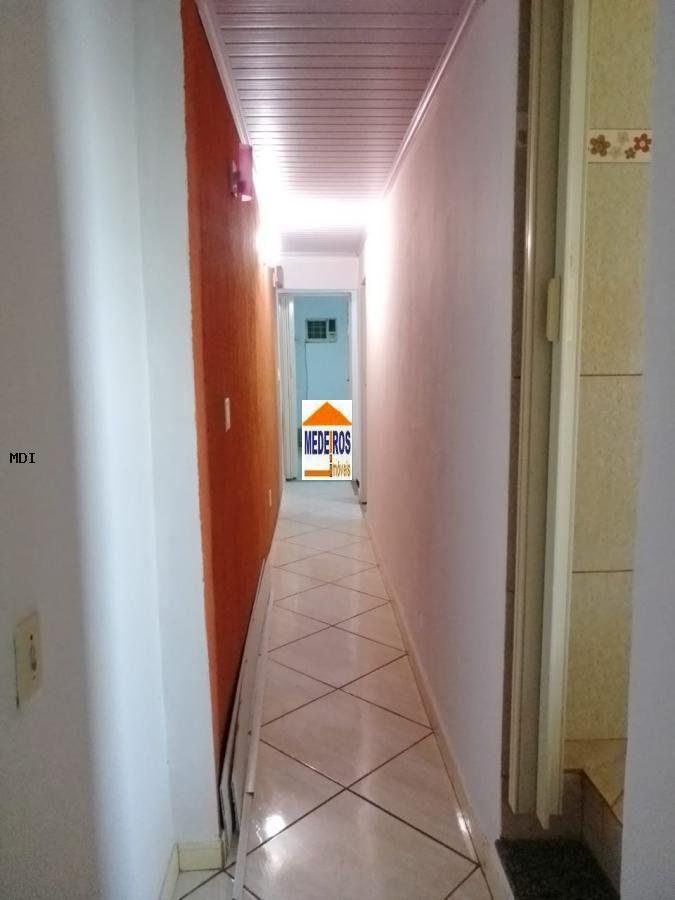 Casa à venda com 2 quartos, 90m² - Foto 2