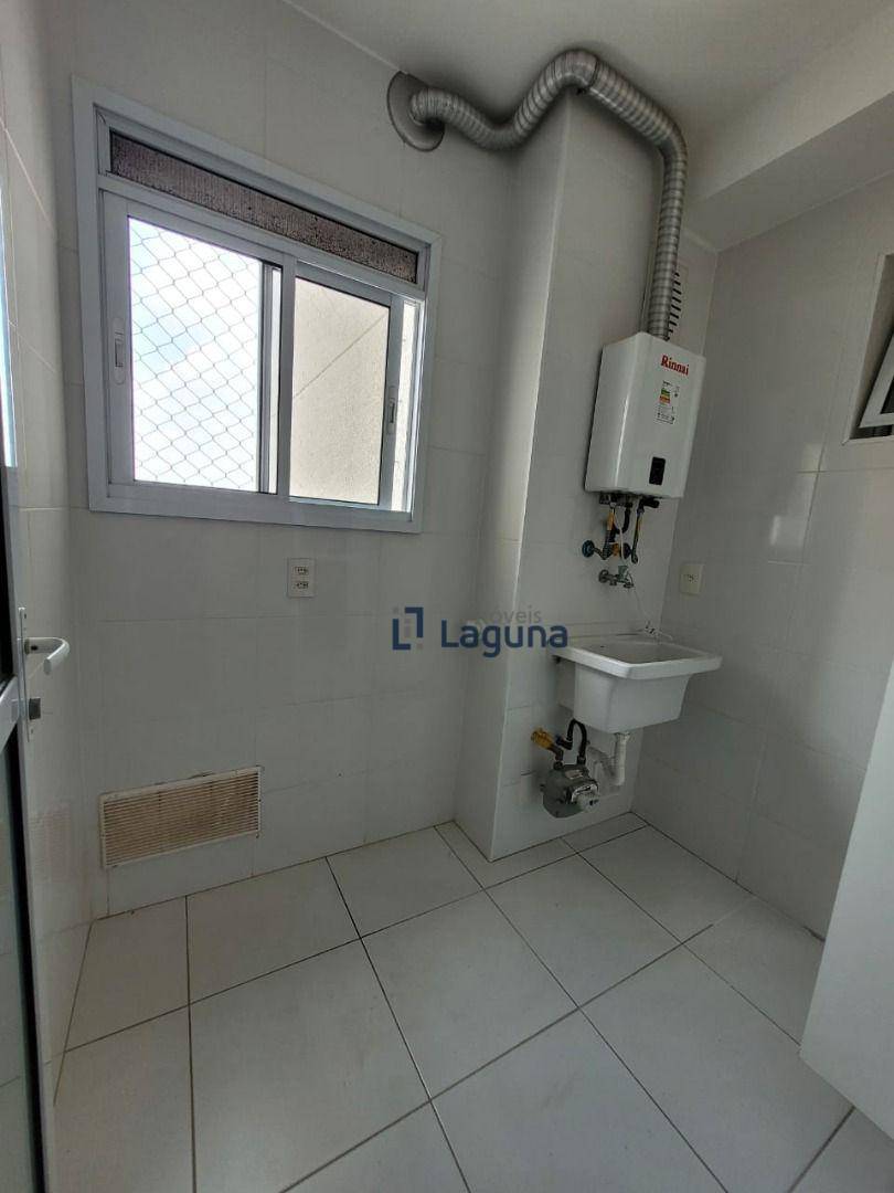 Apartamento para alugar com 3 quartos, 76m² - Foto 13