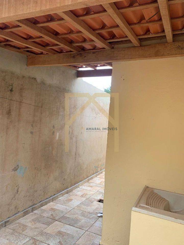 Casa à venda com 4 quartos, 210m² - Foto 11